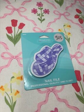 New Diamond Cosmetics Purple Check Cowboy Hat Nail File